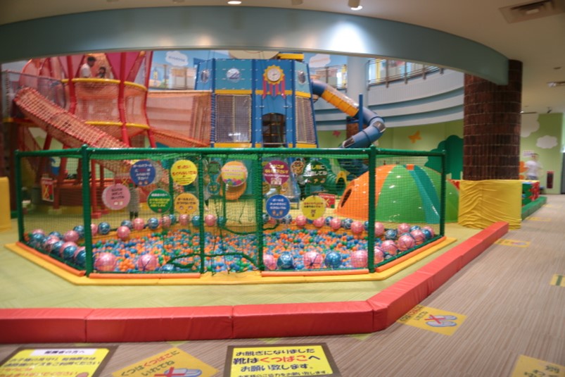栃木県壬生町おもちゃ博物館内の大型遊具