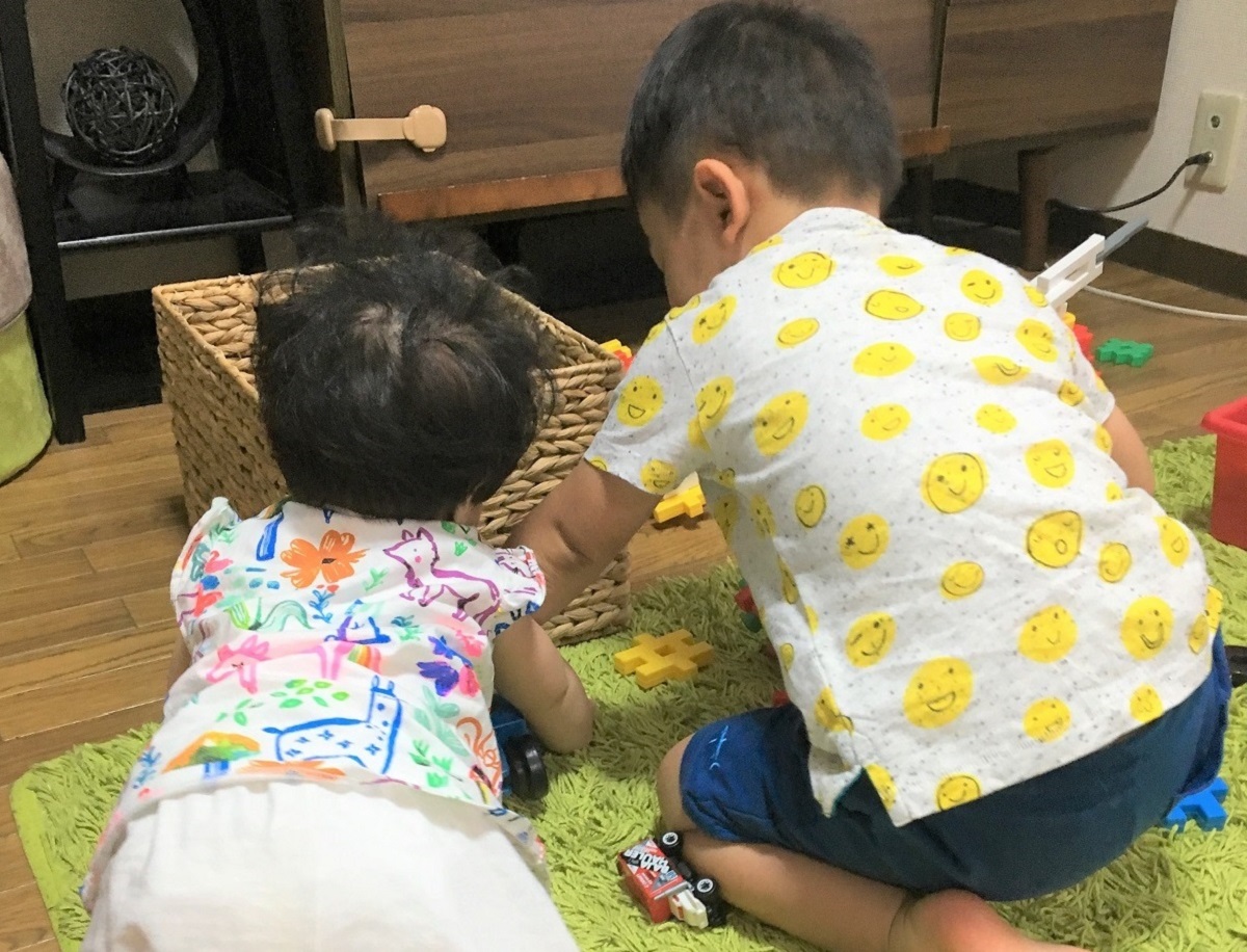 ワンオペ二人目育児の必需品 あると便利な育児グッズ リビング 2歳差育児 2歳0歳